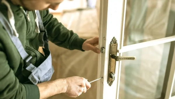 Schlüsseldienst Mannheim: Türöffnung mit Fingerspitzengefühl